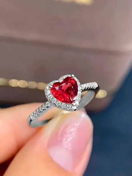 LAMANTIN Кольцо красное сердце бижутерия