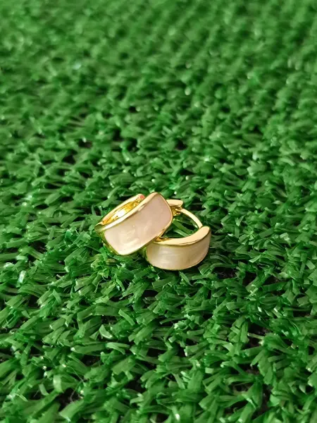 Серьги с искусственным белым агатом