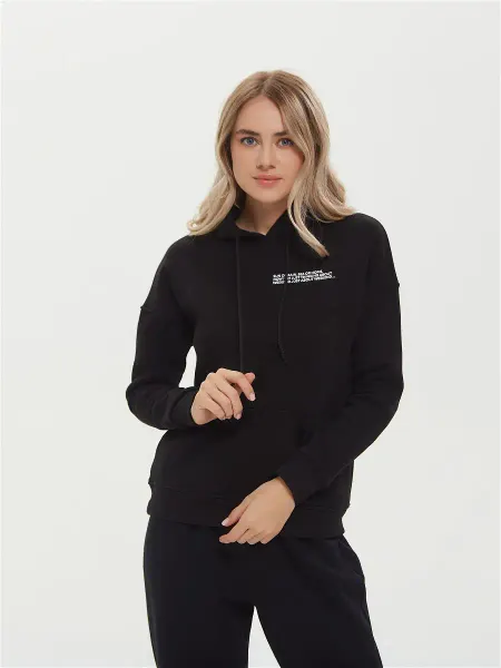 WEEKEND WEAR Худи с капюшоном и карманом