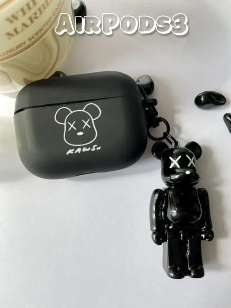 Kaws Чехол на AirPods 3 с брелком Bearbrick