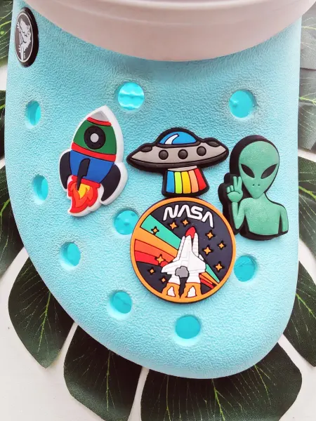 Fun_Jibz Джибитс космос НЛО инопланетянин на Crocs