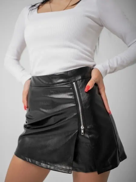 ANYSHOP Юбка шорты кожаные классические