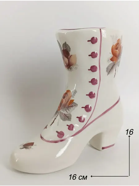 Ceramic Fauna Фарфоровая фигурка-ваза сапог с цветами Роз