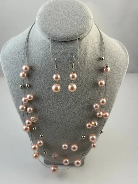 AlenkaShop Комплект серьги и бусы розовый