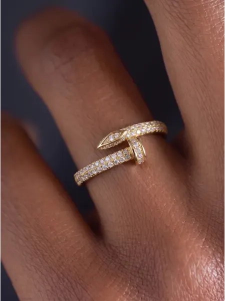 NOIMA Кольцо гвоздь золотистое с фианитами Cartier