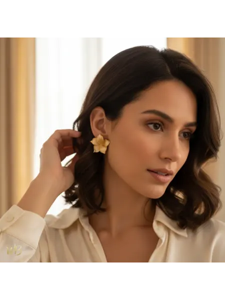 M.A.R.Y. Royal accessories Серьги золотистые пусеты крупные цветы