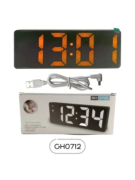 Электронные часы с ярким дисплеем и функциями