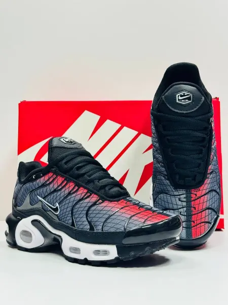 Nike кроссовки