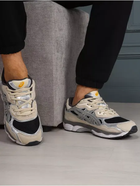 ASICS Кроссовки