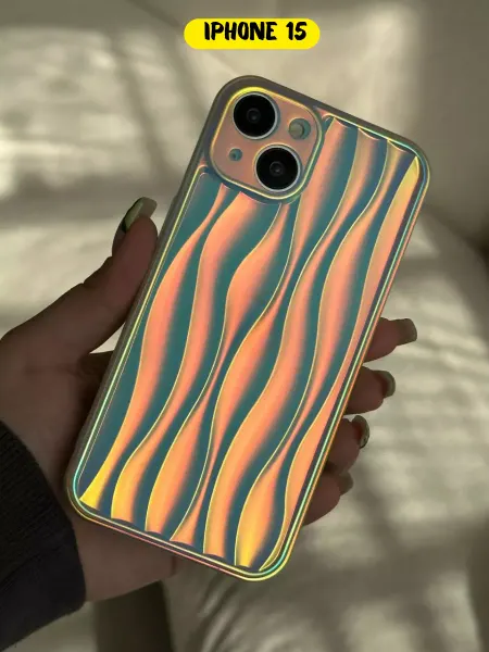 CaseLove Чехол на iPhone 15 волнистый голографический