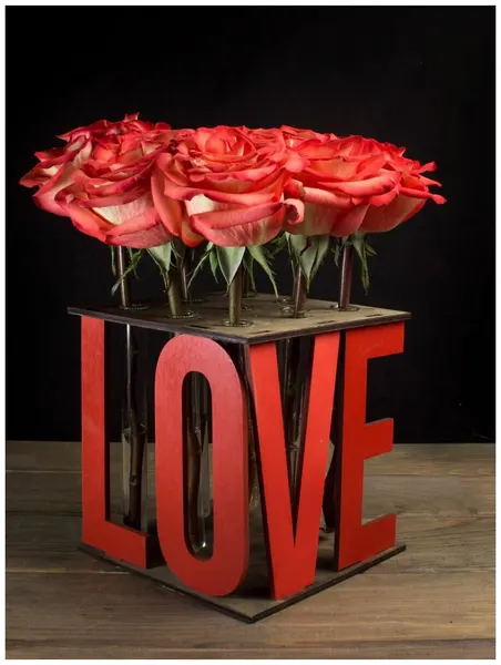 Подарочная ваза "LOVE", для цветов, настольная, из дерева, с колбами, красная