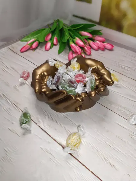 Art Skvorec Конфетница Две ладони цвет бронза