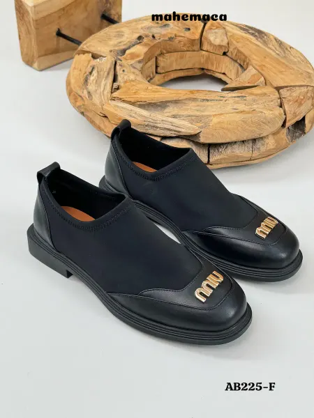 Mahemaca Туфли на низком каблуке натуральная кожа Miu Miu