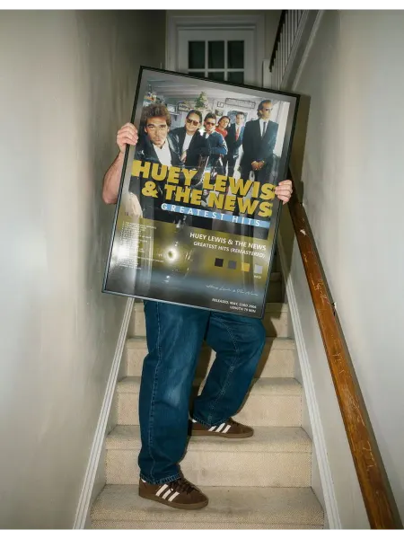 Postersbase Музыкальный постер Huey Lewis The News - Greatest Hits 21x30