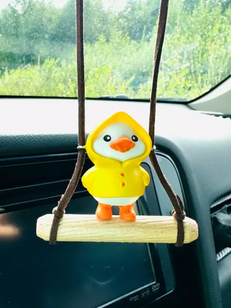 TakoNa Accessorize Подвеска на зеркало утёнок на качелях