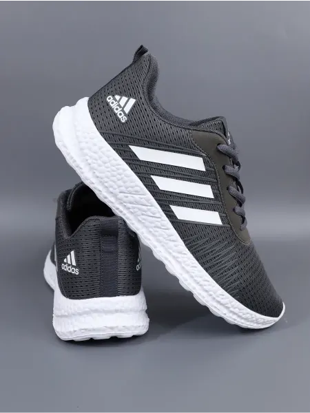 Кроссовки мужски легки спортивный Adidas