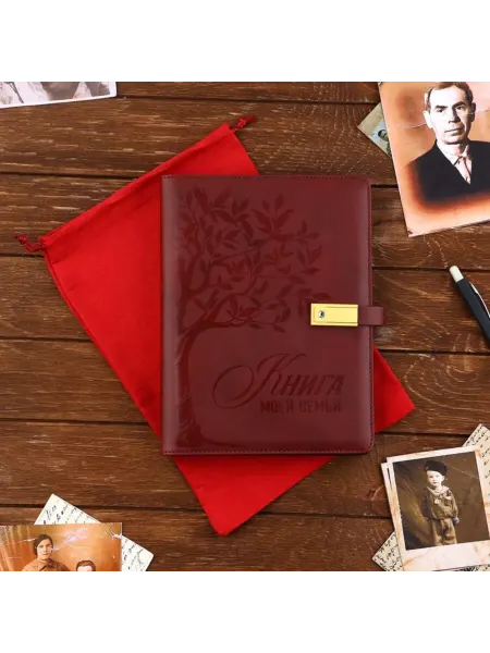 In Mother's Hands Родословная книга со встроенной флешкой 16 Gb