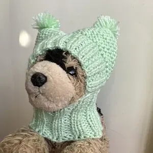 Шапка для собак мелких пород вязаная