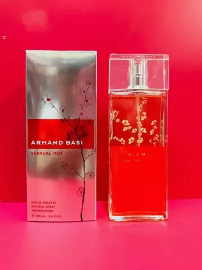 ARMAND BASI Sensual Red — приятный цветочный аромат для женщин