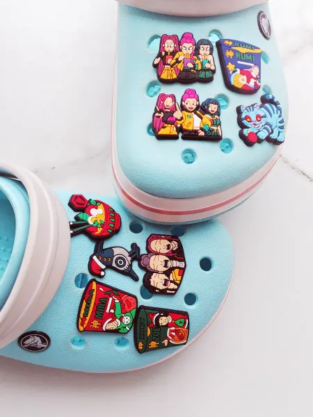Fun_Jibz Джибитсы k-pop Demon Hunters idol на crocs