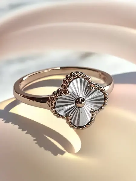 Fallon Jewelry Кольцо женское комбинированное из медицинского сплава