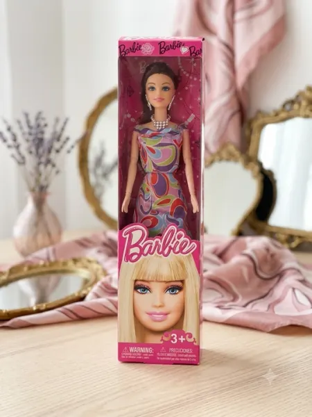 Кукла Barbie — стильная модница в ярком наряде. Идеальный подарок для маленькой принцессы