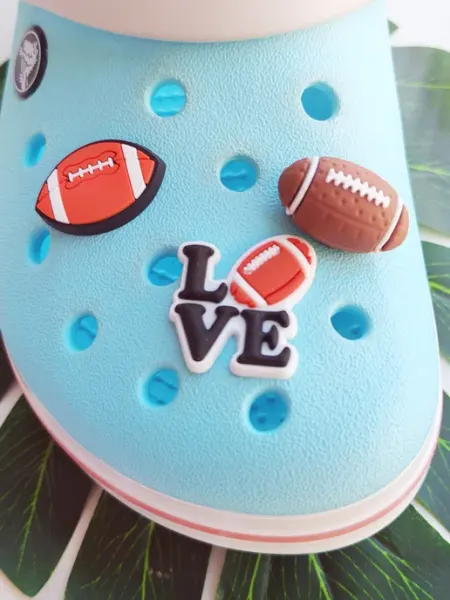 Fun_Jibz Джибитсы Регби мяч 3-d спорт на Crocs