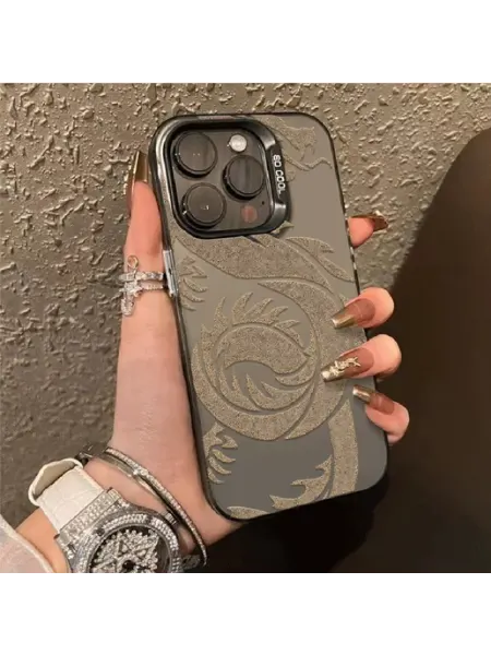 Чехол на 13 чёрный бежевый каменный дракон IPHONE