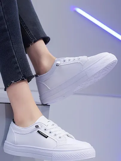 Женские белые кеды - современная casual спортивная обувь