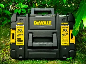 Аккумуляторный многофункциональный инструмент (реноватор) DEWALT DCS356NT 18В