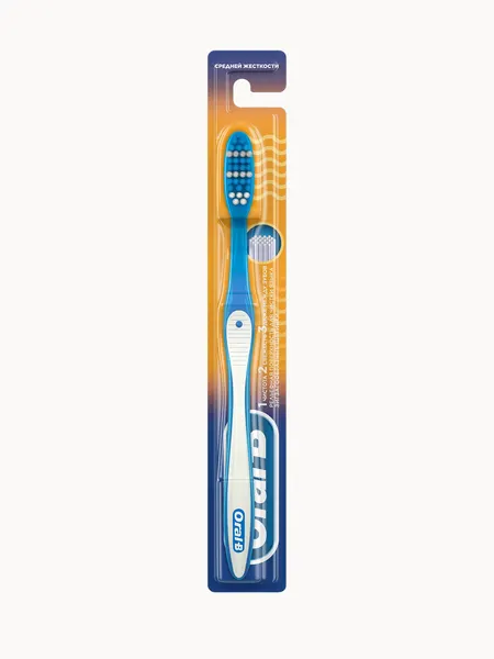 Oral-B 3-Effect Зубная щетка 3в1 Средней жесткости, цвет щетки бело-зеленая, 1 шт.