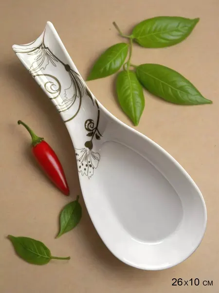 Ложка подстановочная для кухни, АВС пластик, длина 26см, цвет светлый.