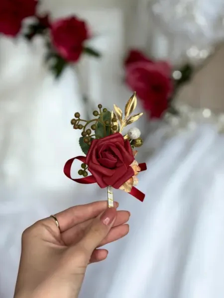 Classy market Бутоньерка мужская на булавке для жениха яркая роза
