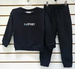 Костюм спортивный Спортивный костюм.