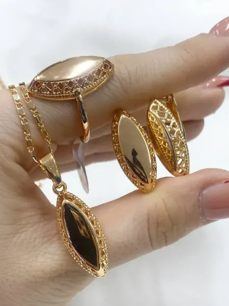 DIAMOND COLLECTION Комплект серьги и кольцо,кулон под золото