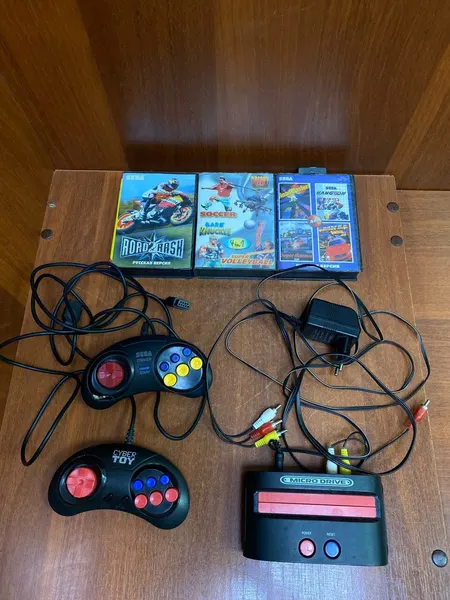 Ретротехника - Игровая приставка для телевизора Сега SEGA MICRO DRIVE 16 bit, 2 джойстика и 3 картриджа Винтаж!
