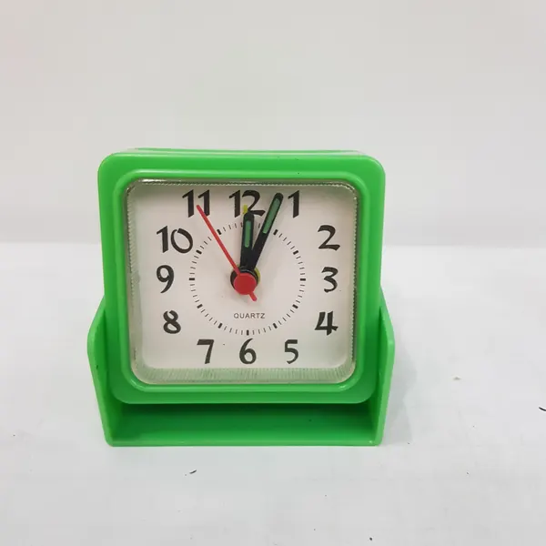 Часы Будильник складной, 6х6х3см, зеленый, на батарейке АА, 5664