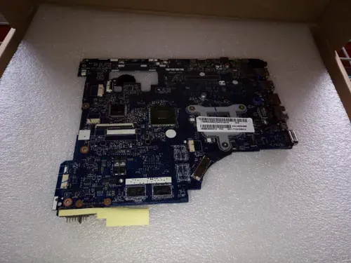 Материнская плата для ноутбука Lenovo G500 VIWGP/GR LA-9631P W8P DIS HM76 1G 18W (90004365), оригинал