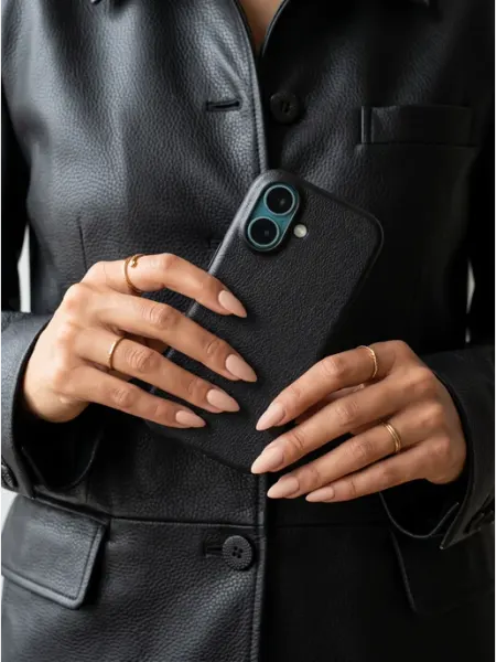 Чехол на iPhone 17 под кожу CaseLixx