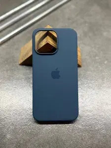 Чехол из прочного каркаса Silicone Case MagSafe для iPhone 15 / Цветная анимация / Storm Blue_5
