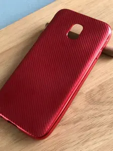 Чехол для Samsung J5 (2017) (J530) / чехол на Самсунг J5 (2017), стилизован под карбон, плотный, противоударный, не оставляет отпечатков, красный