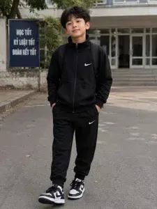 Костюм спортивный