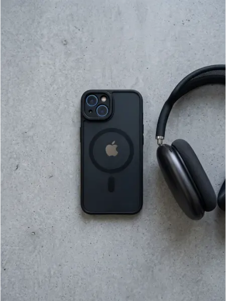 Чехол на iPhone 15 матовый MagSafe CaseLixx