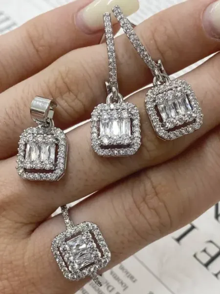 Комплект бижутерии с камнями DIAMOND COLLECTION