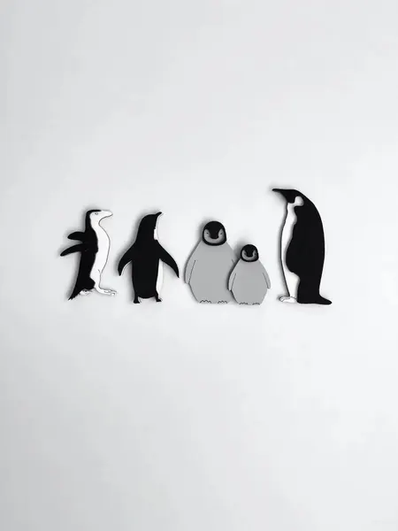 Дополнение к карте мира Woodpecker decor “Семья пингвинов" - украшение на стену