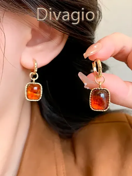 Серьги конго с подвеской с янтарем бижутерия Divagio