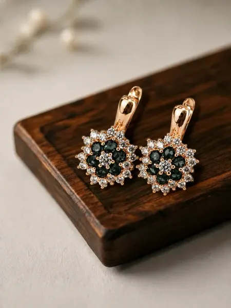 Серьги крупные с зелеными камнями бижутерия