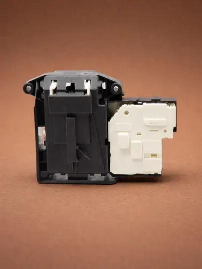 Замок люка для стиральной машины LG EBF61315801 (УБЛ, блокиратор двери)