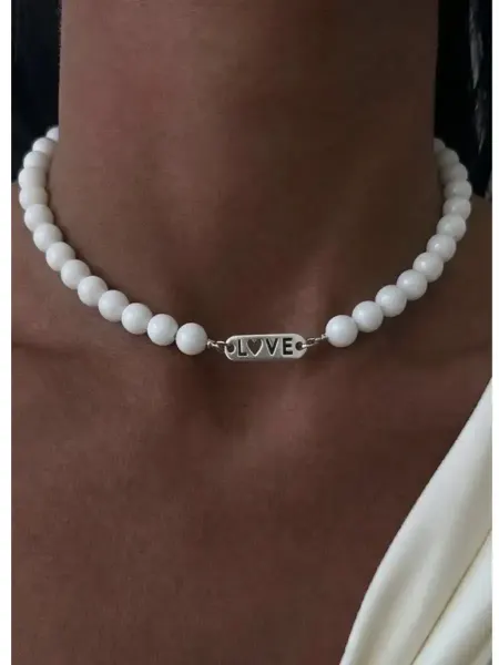 Eclatant shop Чокер с белыми бусинами и подвеской LOVE