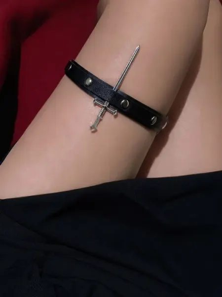 Кожаный браслет на бедро Leather Sword с кинжалом 33-44 см LAWE GOTHIC